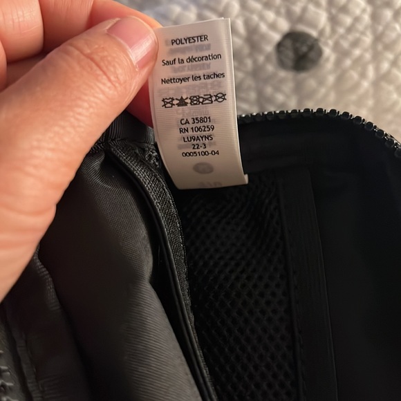 Last one! NWT Lululemon Black Everywhere Belt Bag! - Picture 12 of 12
